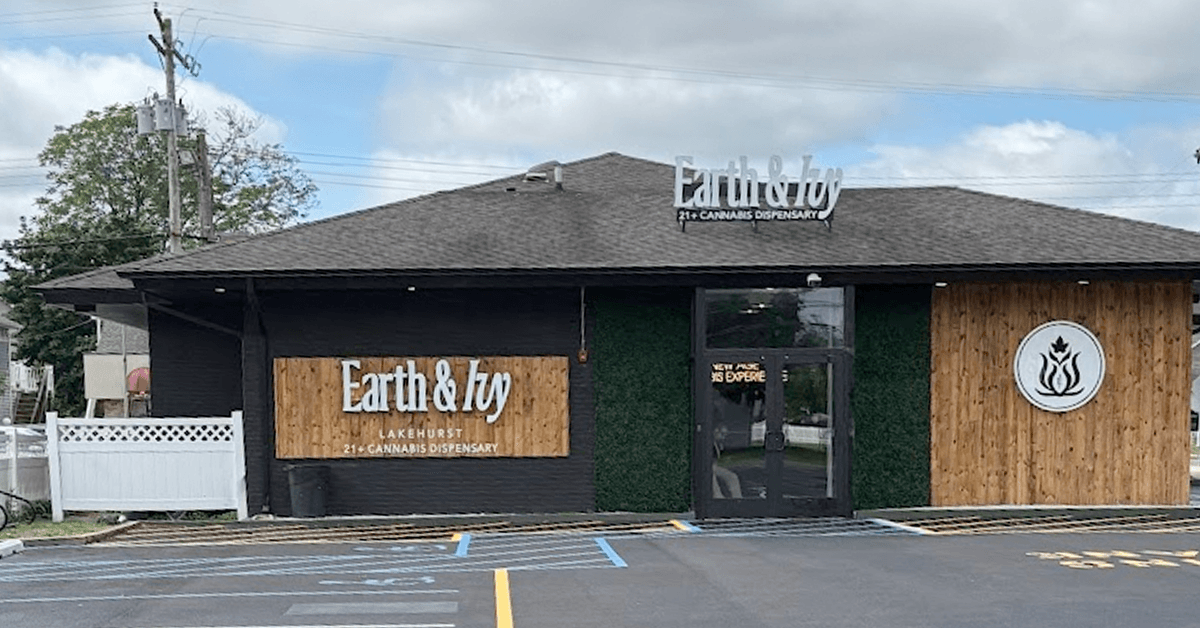 Earth & Ivy on XShack.app, Enjoy!